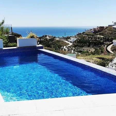 Luxury Celeste Retreat Villa *